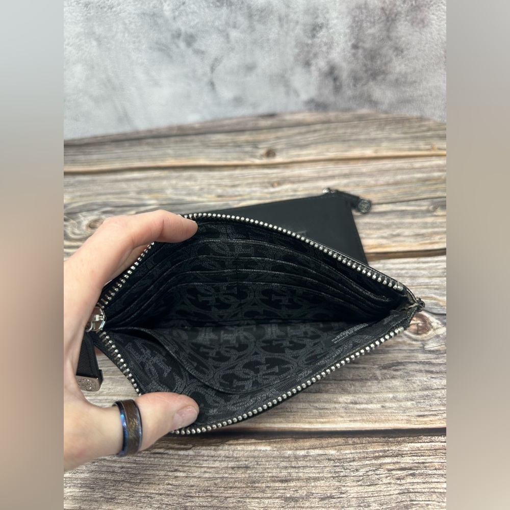 Guess folding wallet wristlet black patent vegan leather EUC - Picture 7 of 12